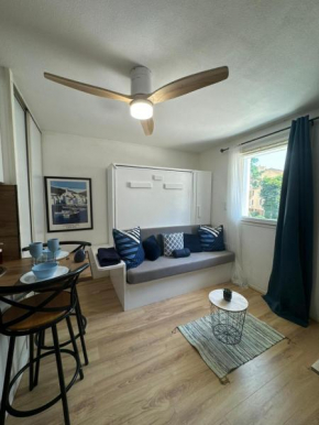Studio vieux Avignon et Parking